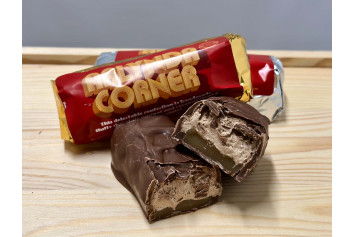 Arlynda Corners Bar
